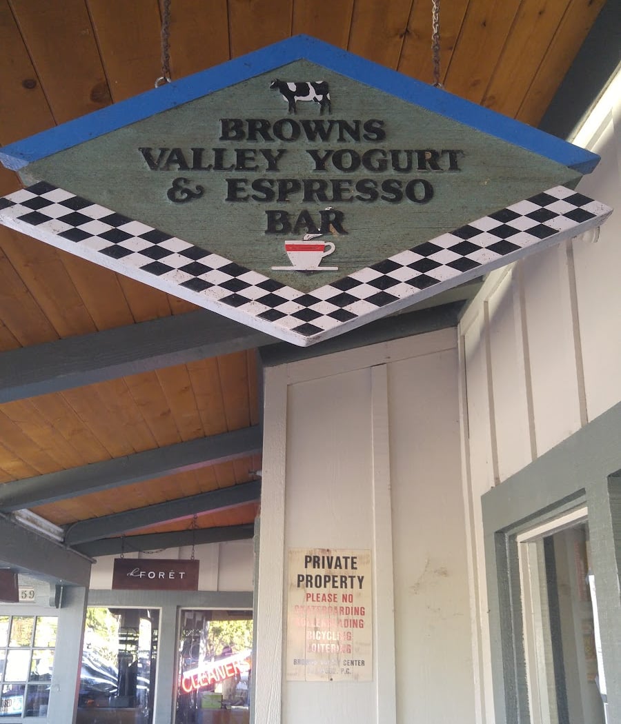 Browns Valley Yogurt & Expresso Bar 3