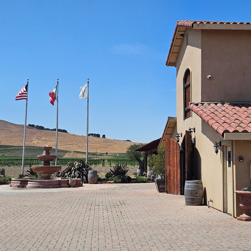 Robledo Family Winery 3