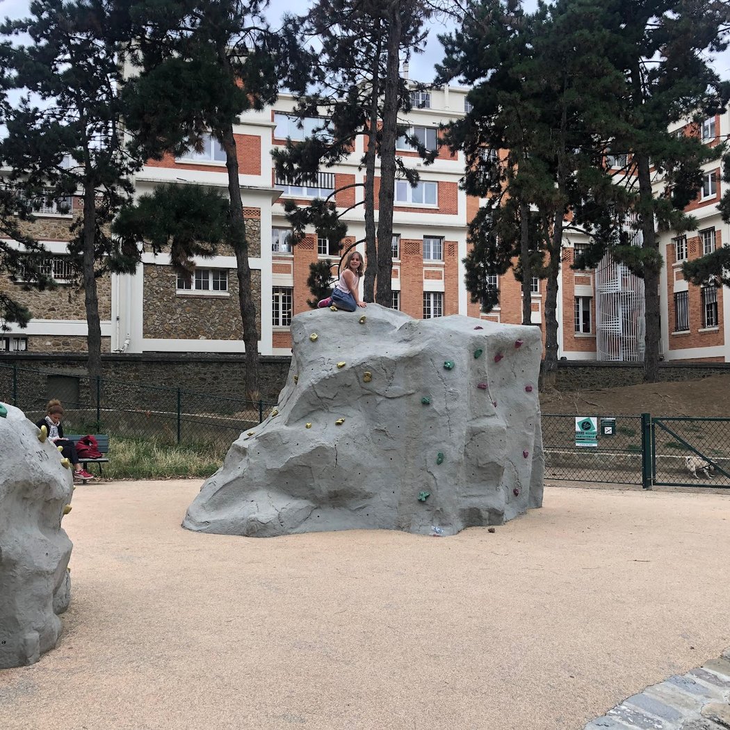 Terrain de Jeux des Enfants du Parc Georges Brassens 2