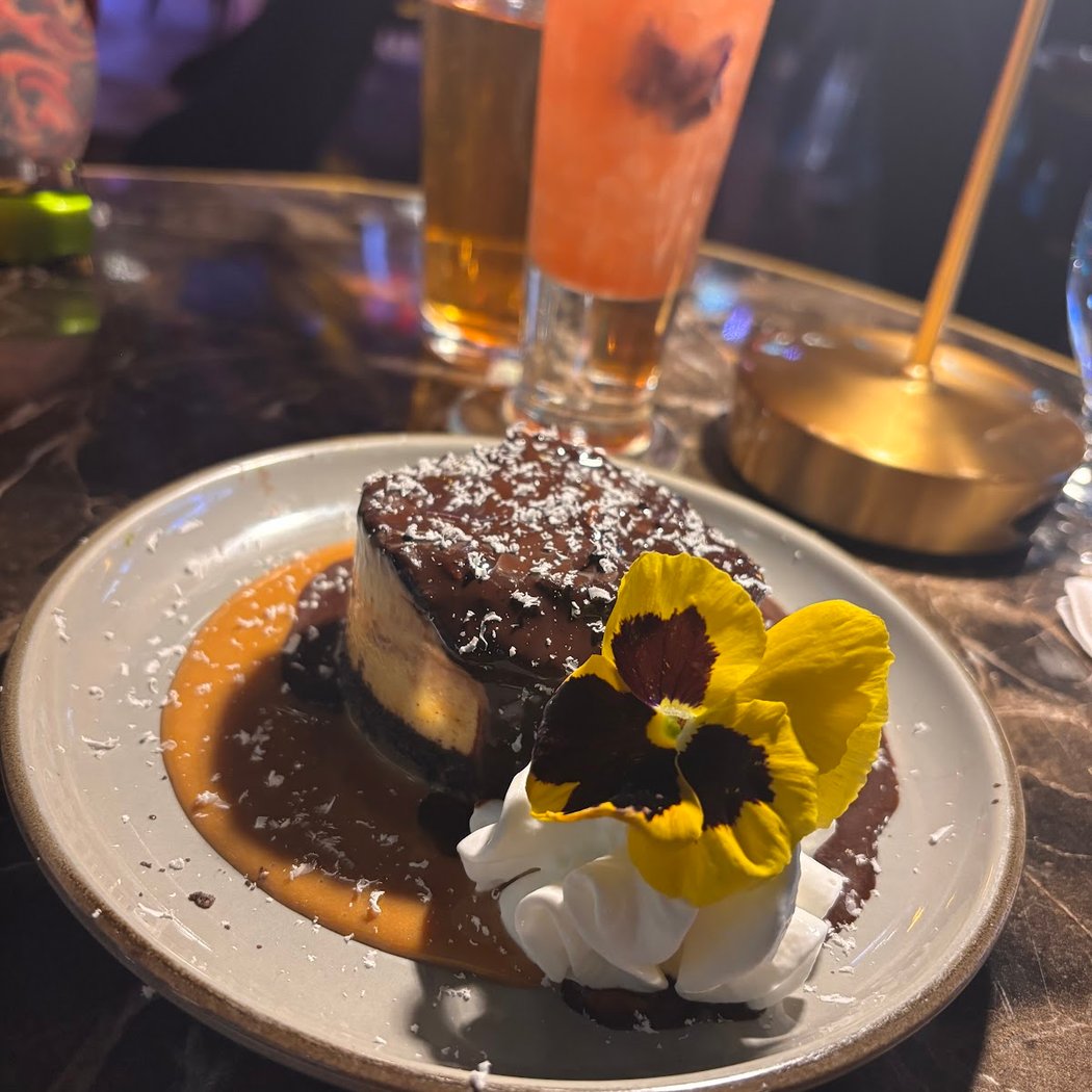 Weekend Brunch Service 4