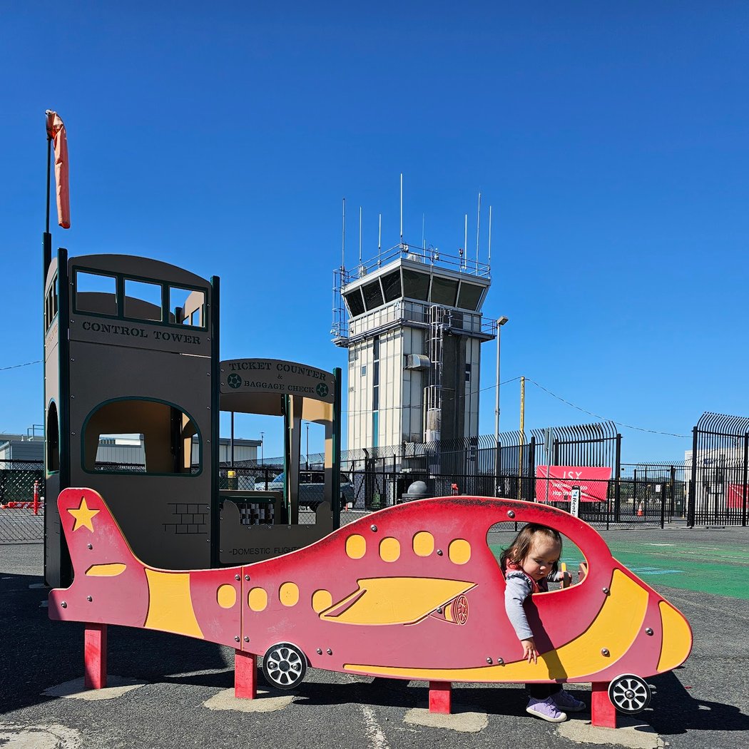 Buchanan Field Airport Viewing Plaza - Children’s Playground 1