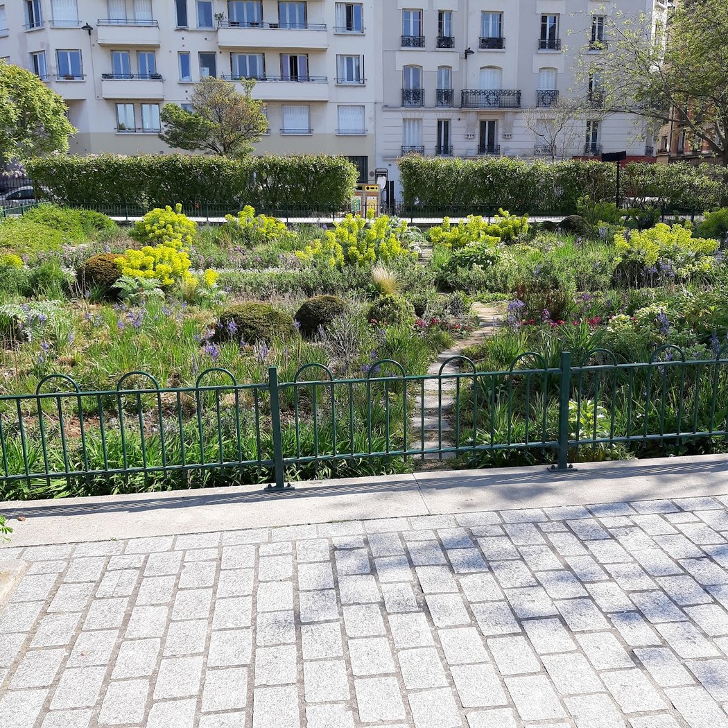 Square du Docteur-Grancher 3