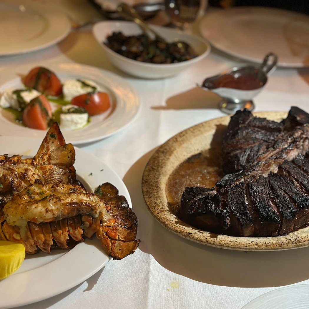 Royal 35 Steakhouse 3