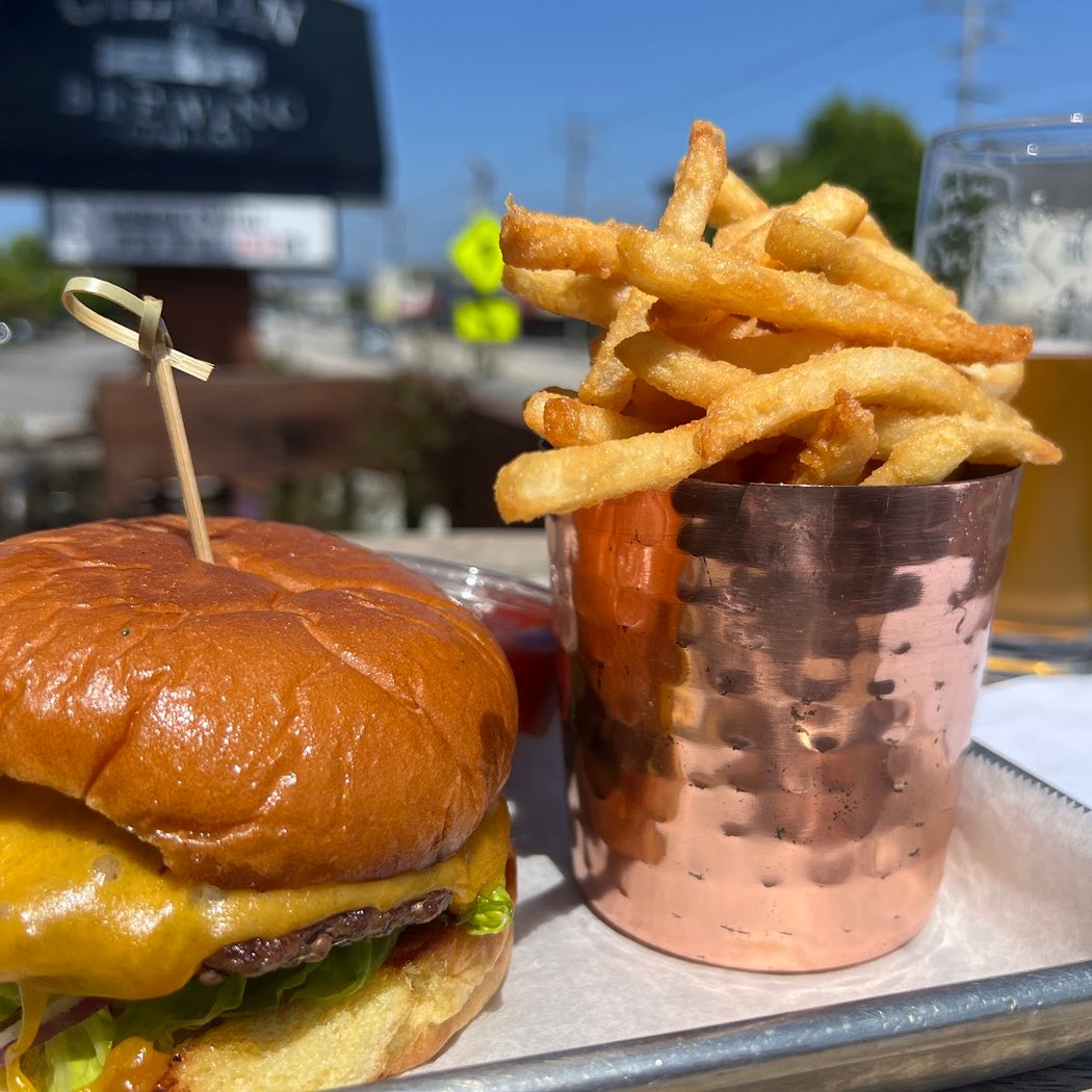 Gilman Brewing Santa Cruz Taproom Brewpub Gastropub Restaurant 2