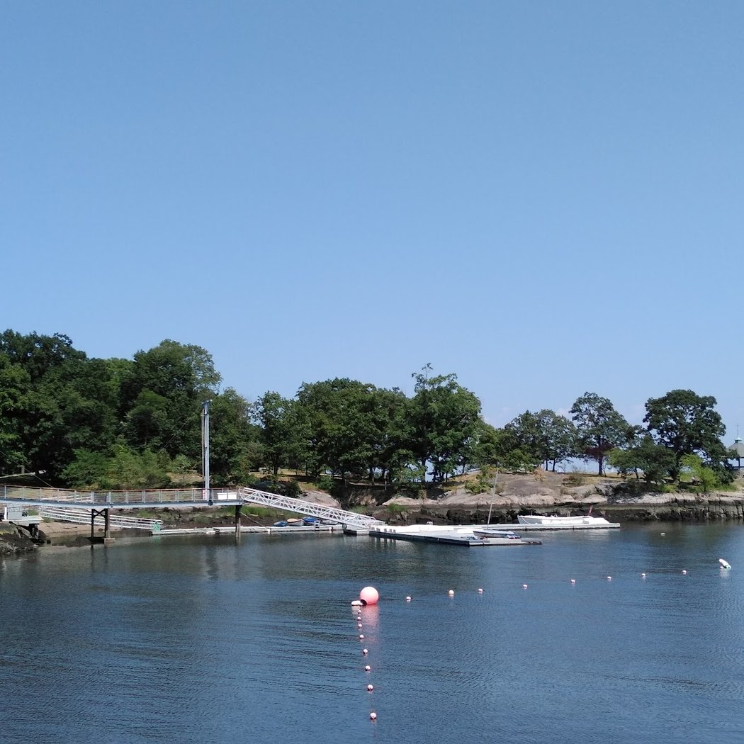 Larchmont Manor Beach 2