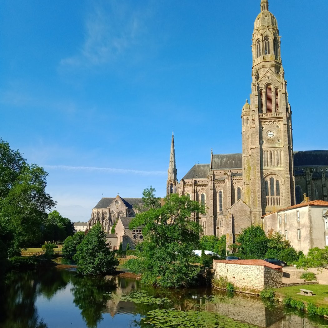 Saint-Laurent-sur-Sèvre 1
