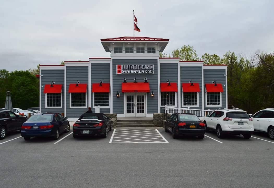 Hurricane Grill & Wings-Newburgh 3