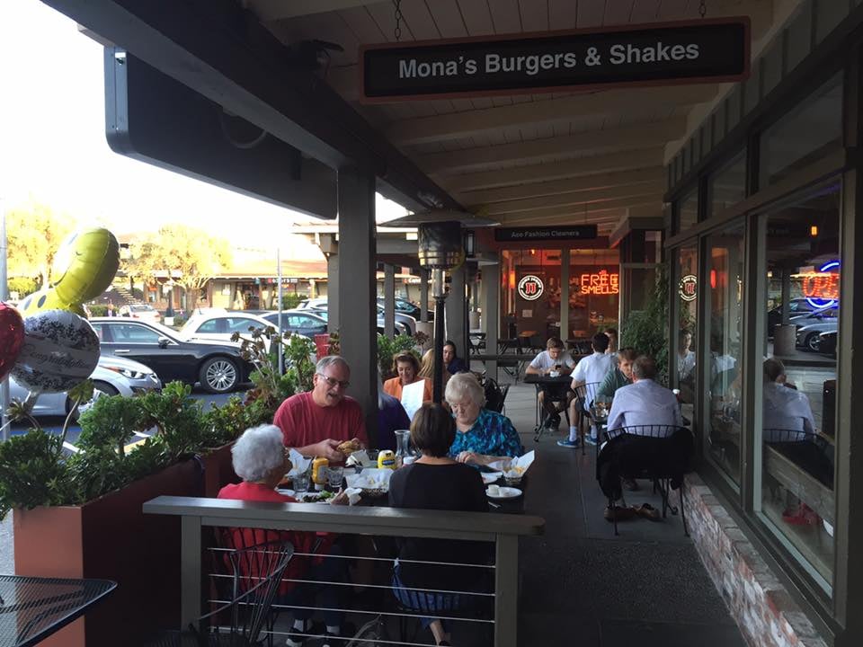 Mona's Burgers & Shakes 2