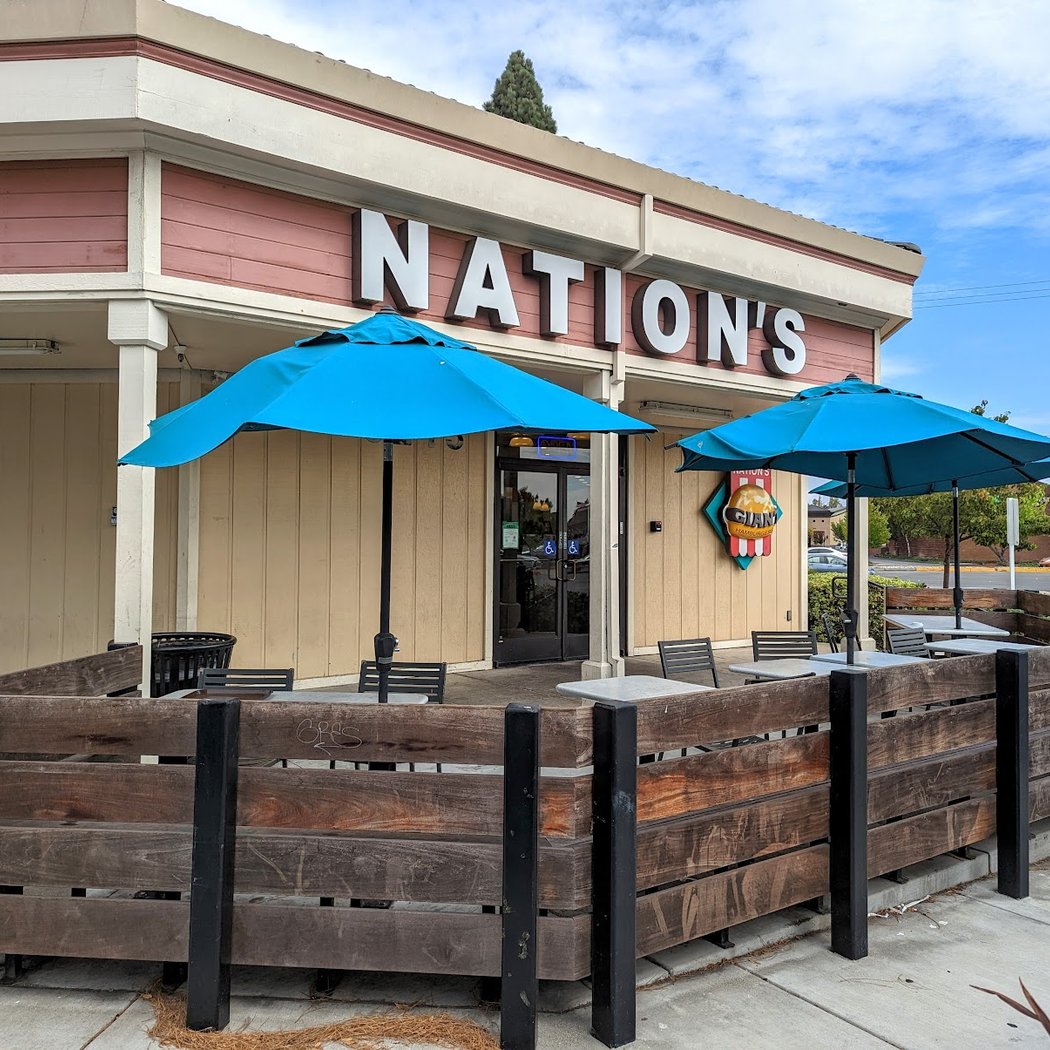 Nation's Giant Hamburgers & Great Pies 2