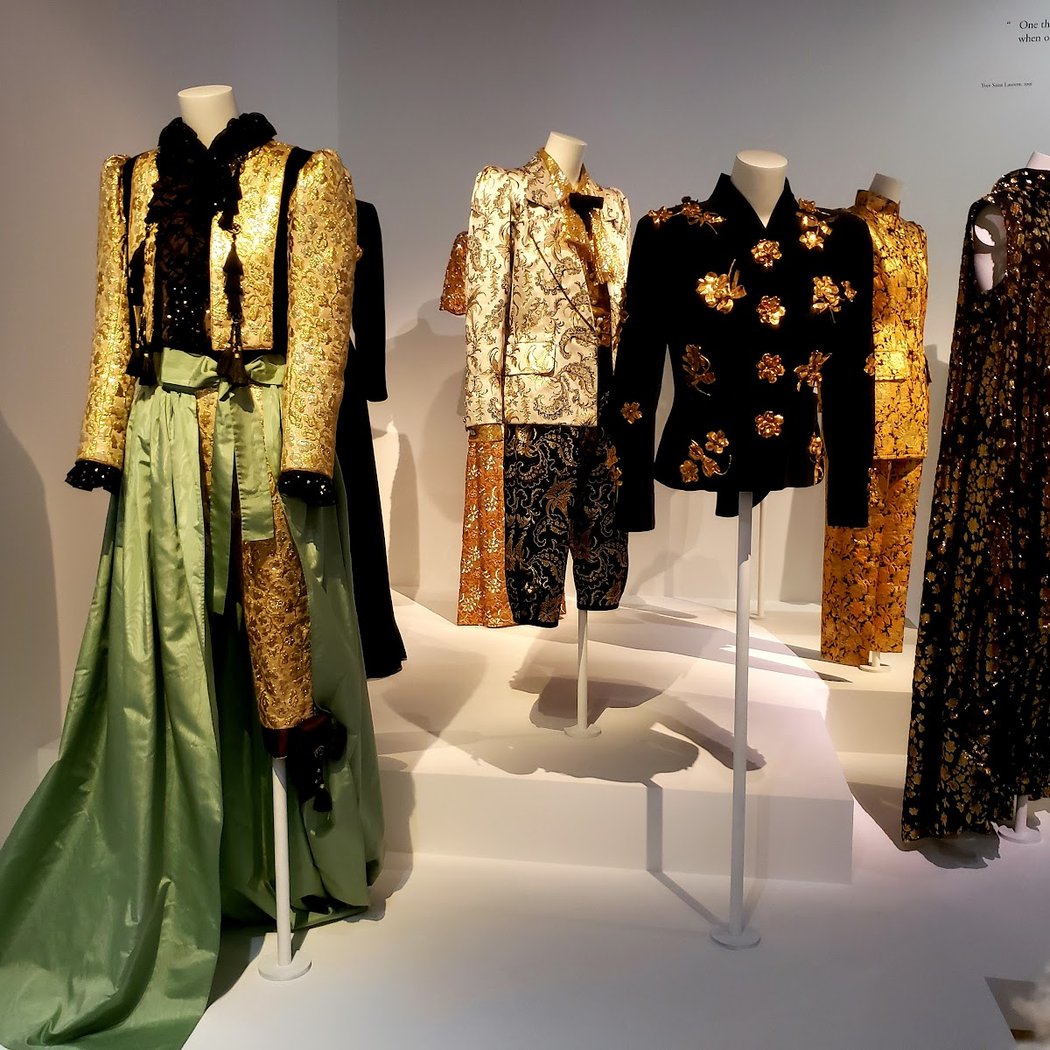 Les Fleurs d’Yves Saint Laurent 1