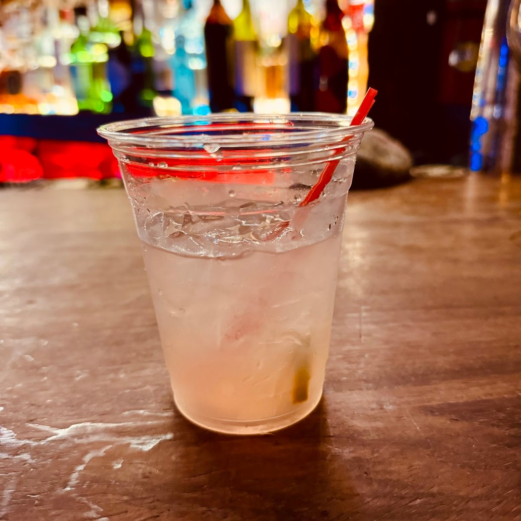 Mo's Bar & Lounge 3