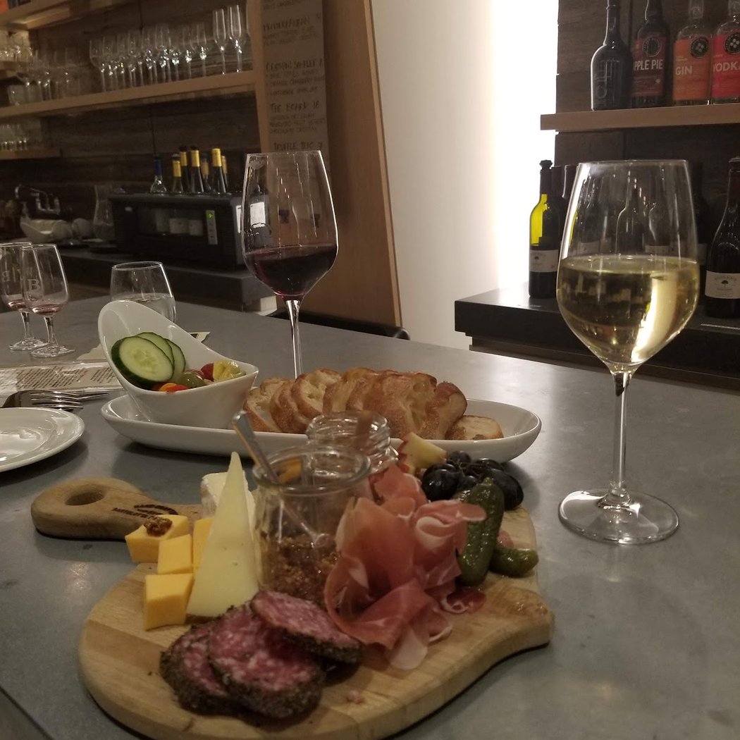 White Birch Vineyards Tasting Room 1