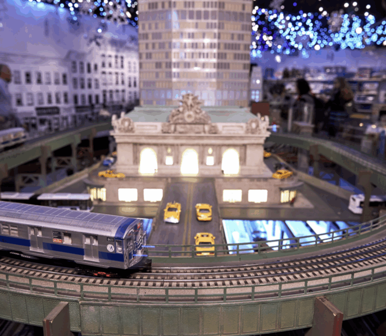 The 21st Annual Holiday Toy Train Show 1