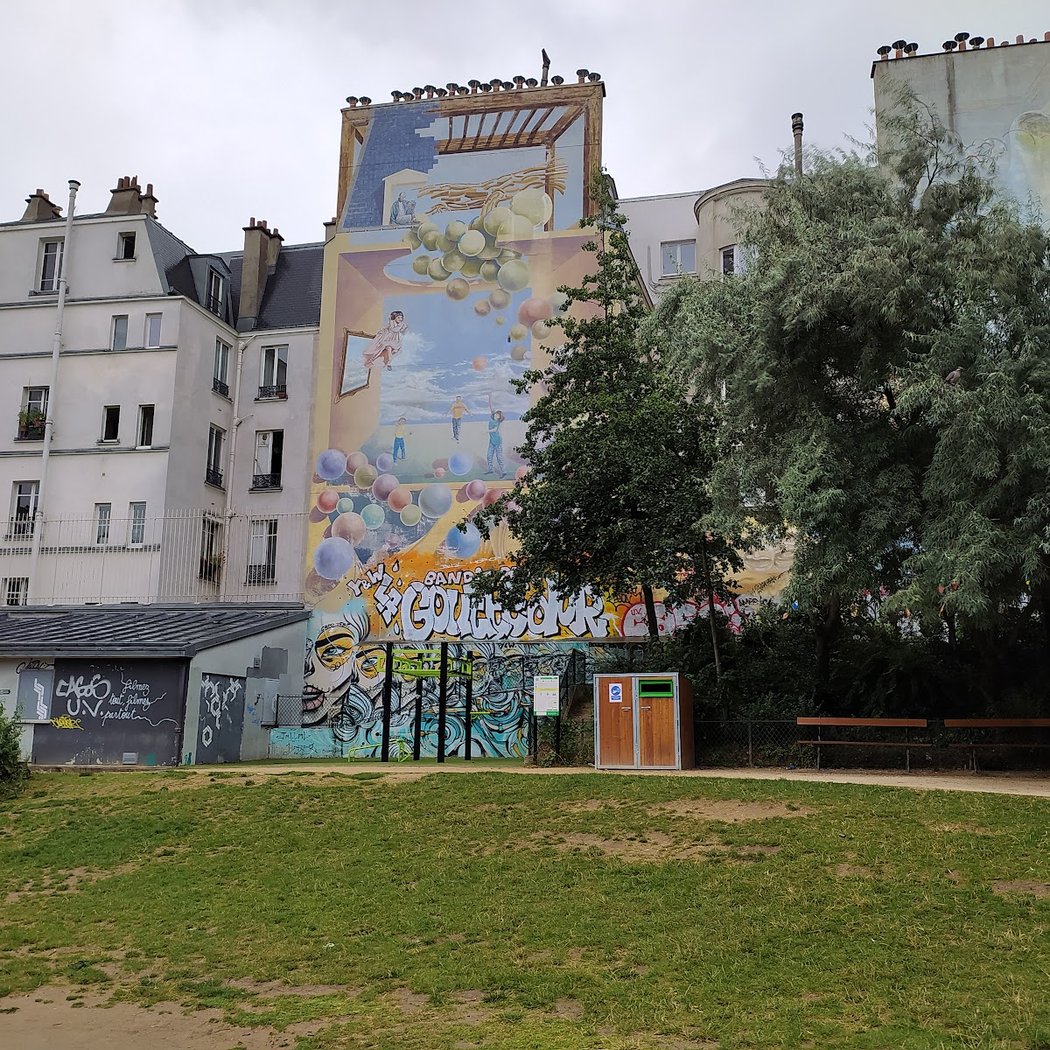 Square Léon 2