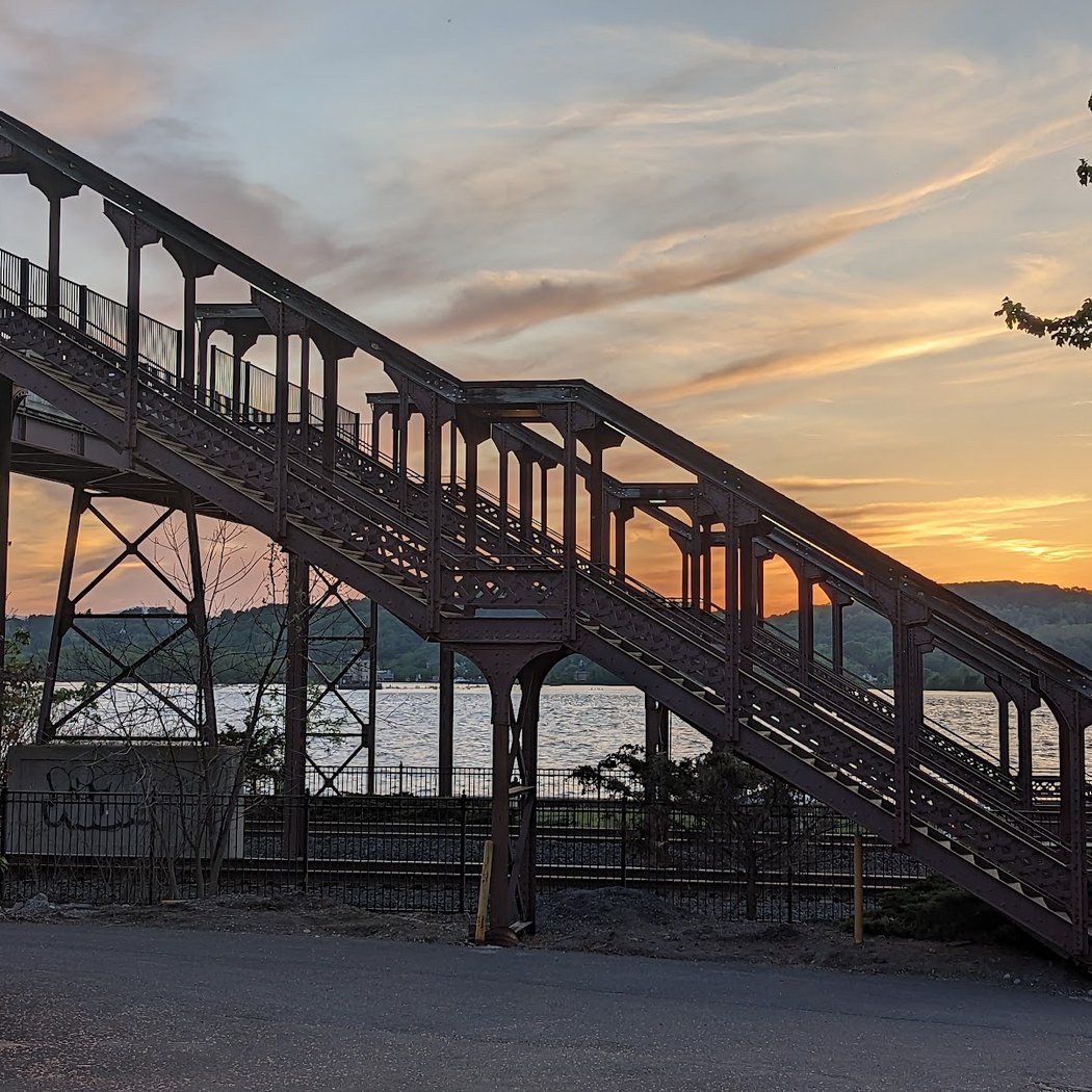 Amtrak Park and Ride Rhinecliff 1