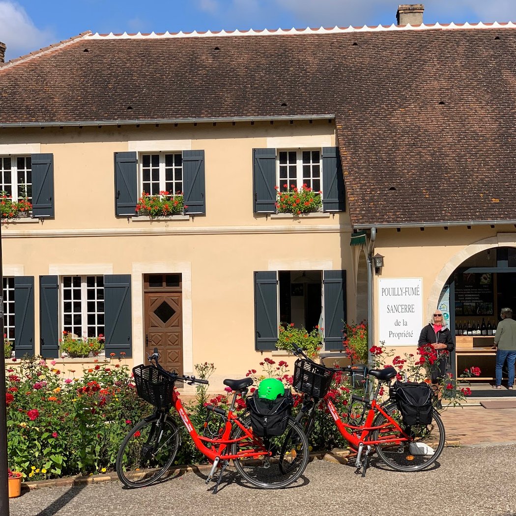 Agence VELO TOUK-TOUK Nevers - Spécialiste de la LOIRE A VELO 1