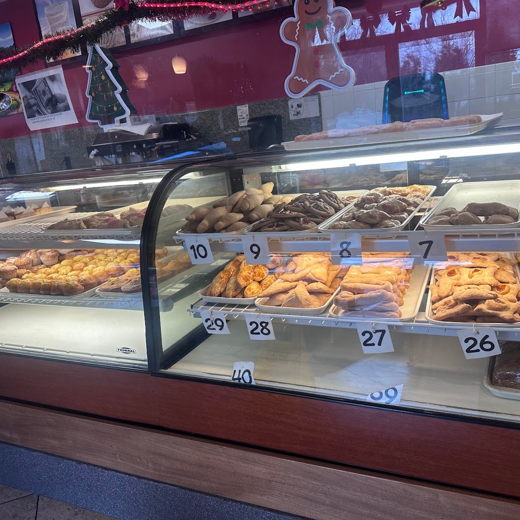 Susy’s Bakery and Deli 2