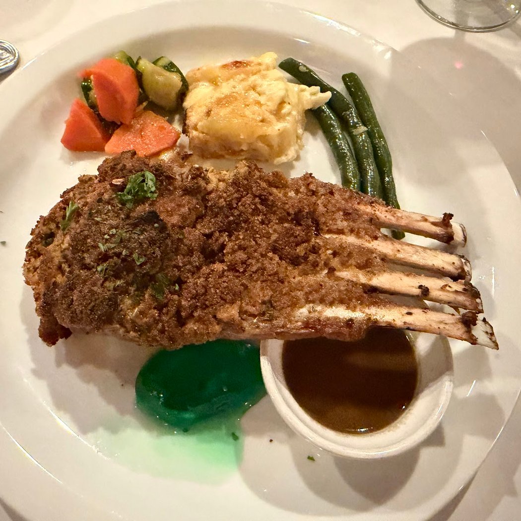 Le Petit Bistro 3