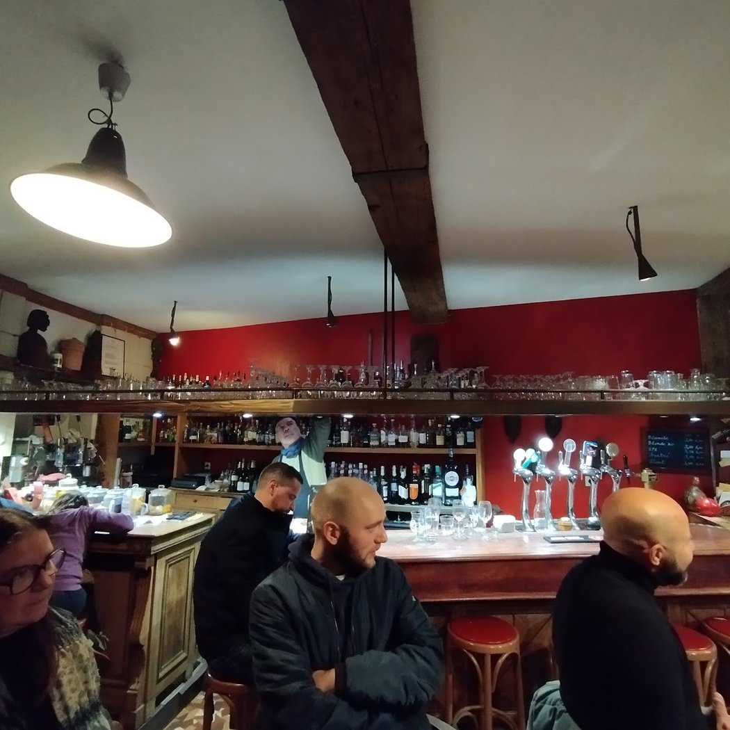 Le Joffre Pub 3