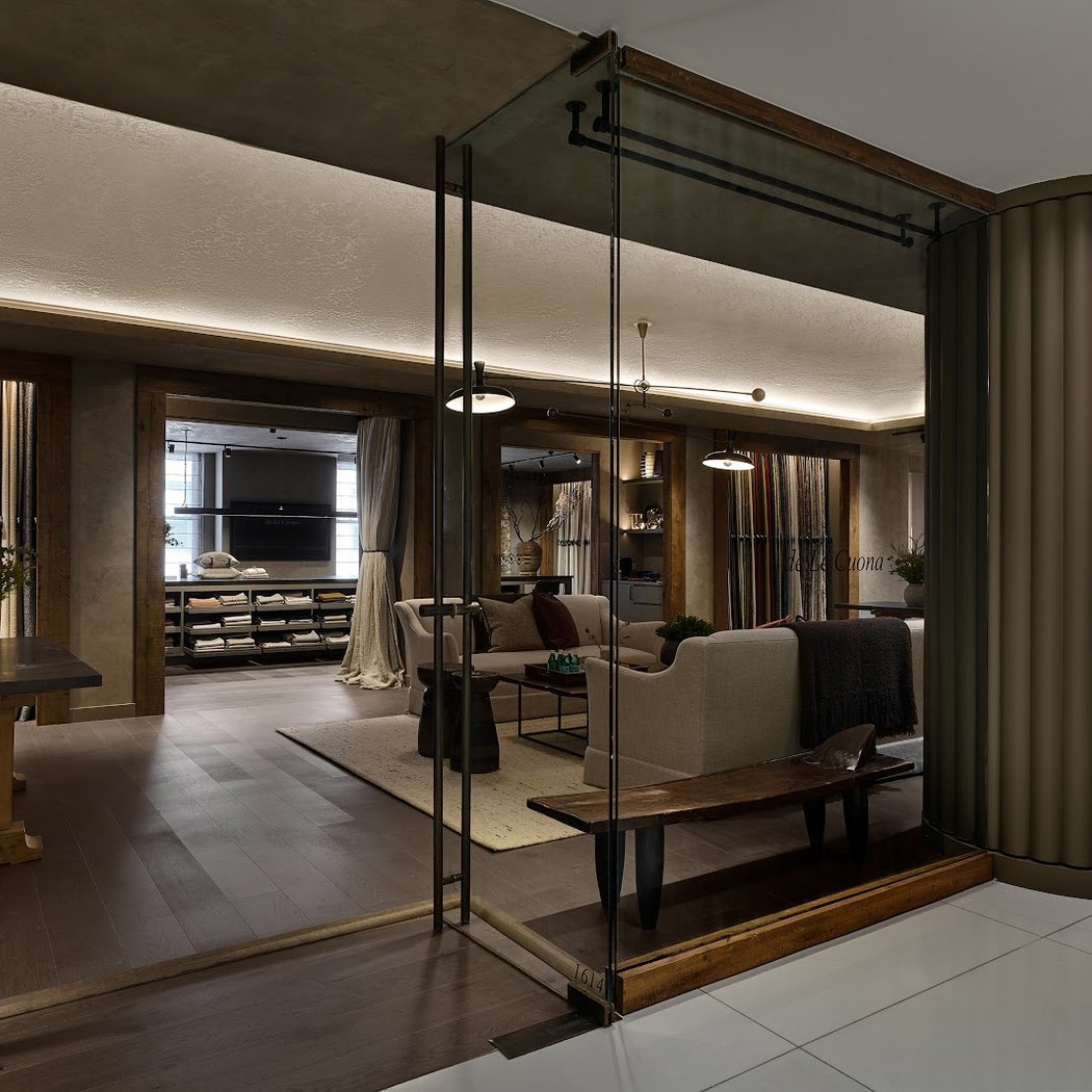 de Le Cuona New York Showroom and Accessories Boutique 2