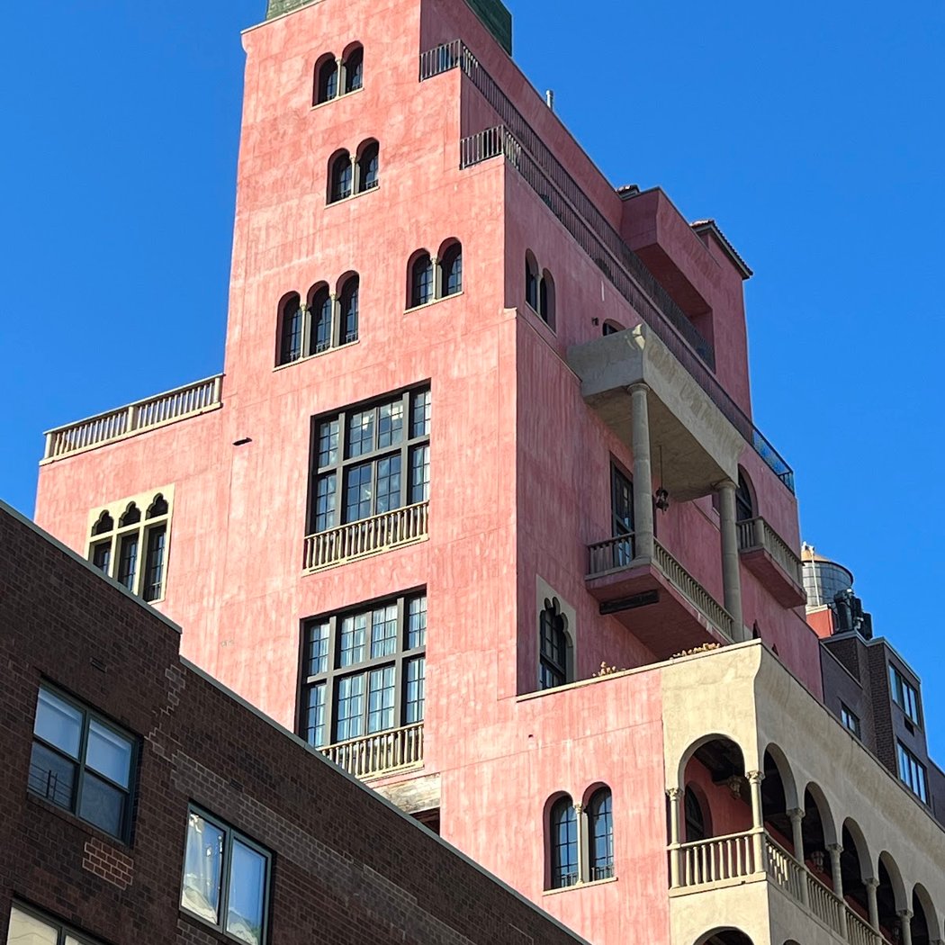 Palazzo Chupi 1