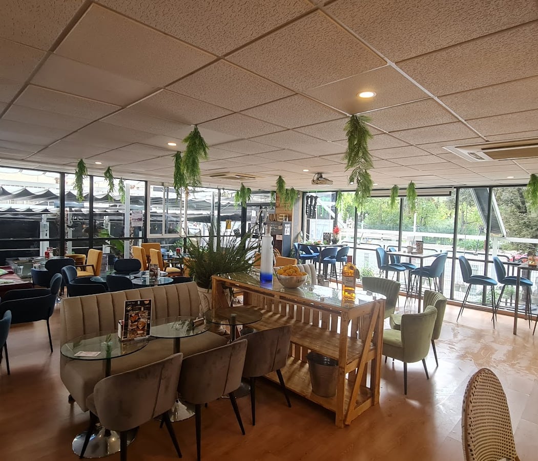 BILLIARD GARDEN 4