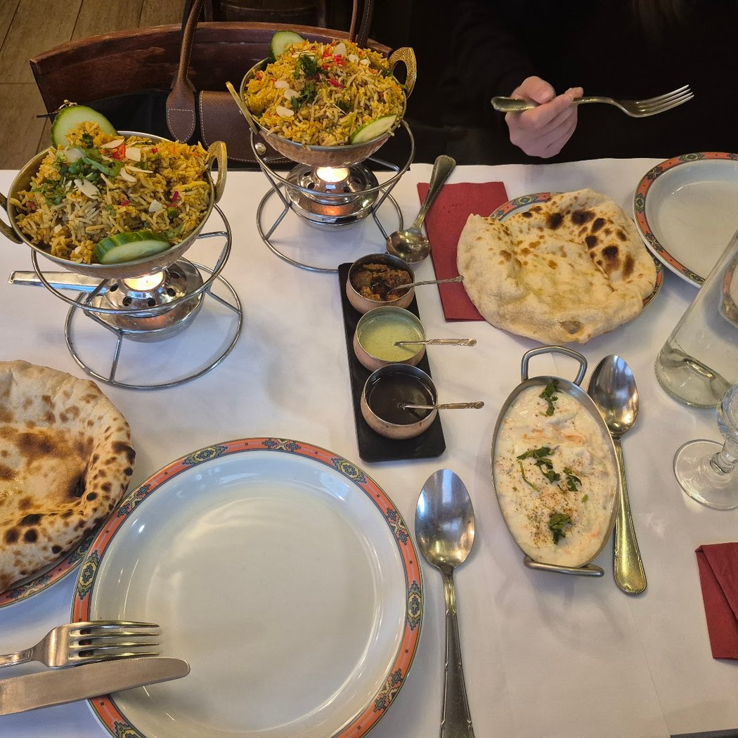 Tandoori Restaurant 3