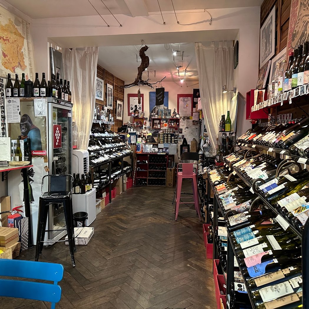 L'Etiquette - Cave/bar à vins (vins bio, nature & dégustation) 5