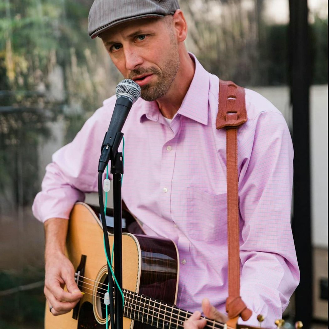 Brett Matthews plays at the Fink 1