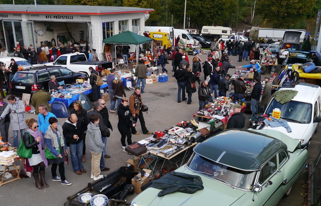Flohmarkt im Herbst 1