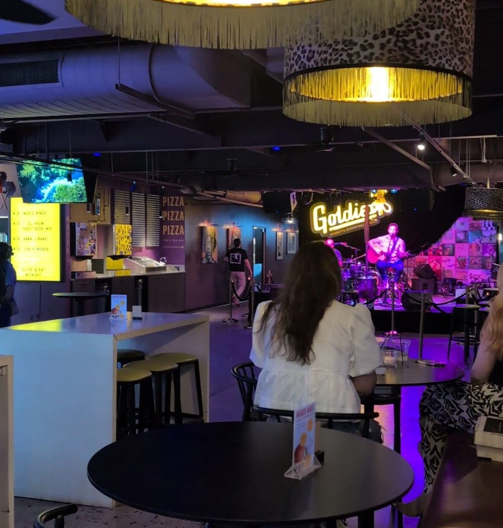 Live Music Sunday at Goldie's 1