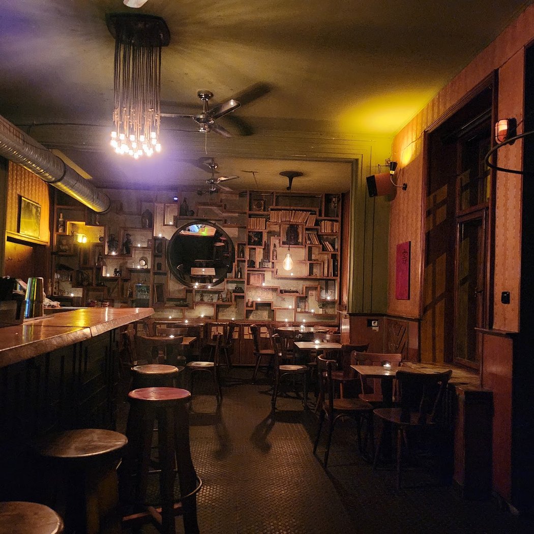 Bukowski's Bar 2