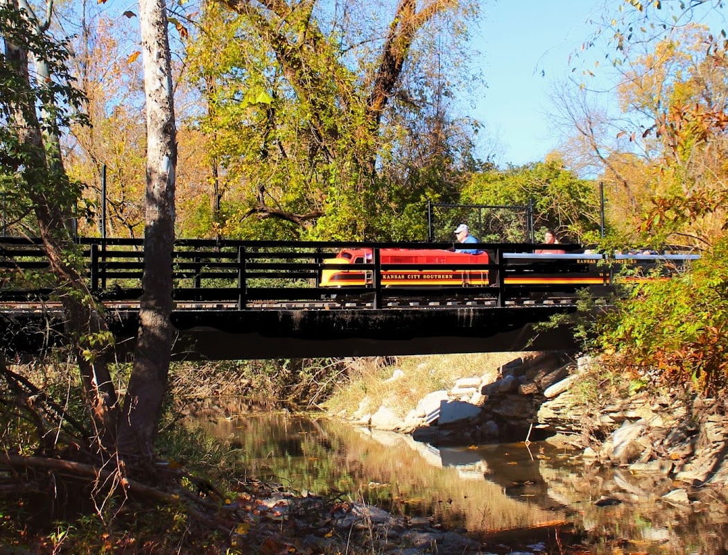 Hey Futbol Fans, Come Take a Train Ride 1