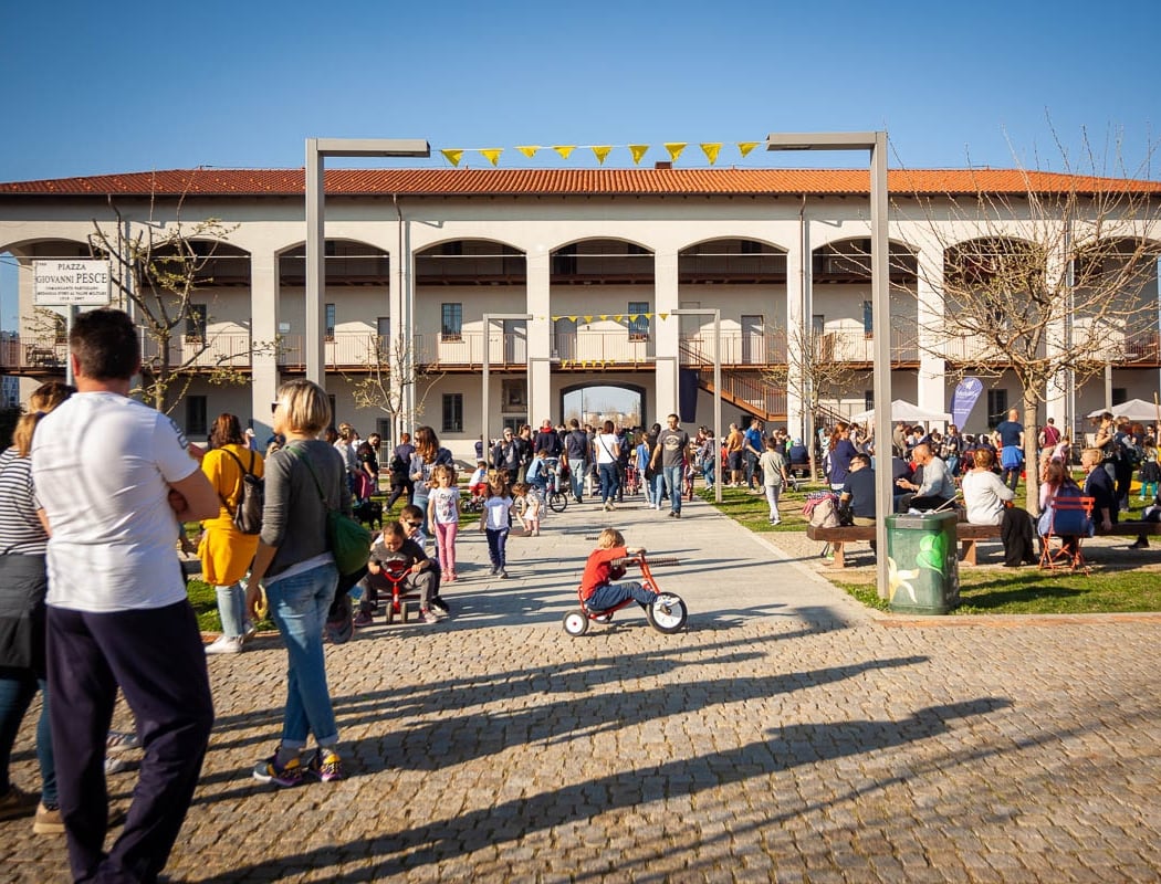 Cascina Merlata SpazioVivo UpTown e le 100 Sedie Rosse
