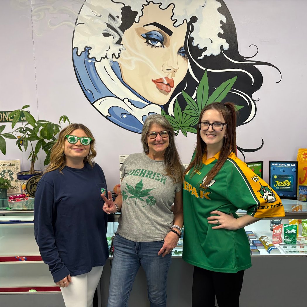 White Atmoss Recreational Cannabis Dispensary 3