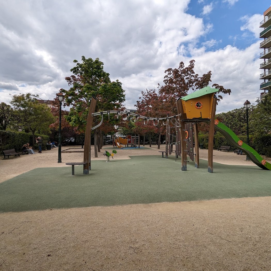 Yoqneam Garden 1