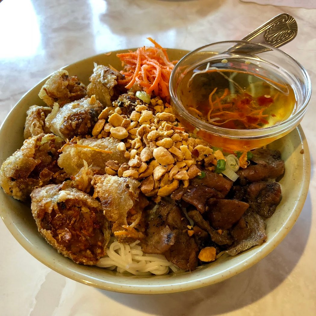 MaMa's Vietnamese Cuisine 1