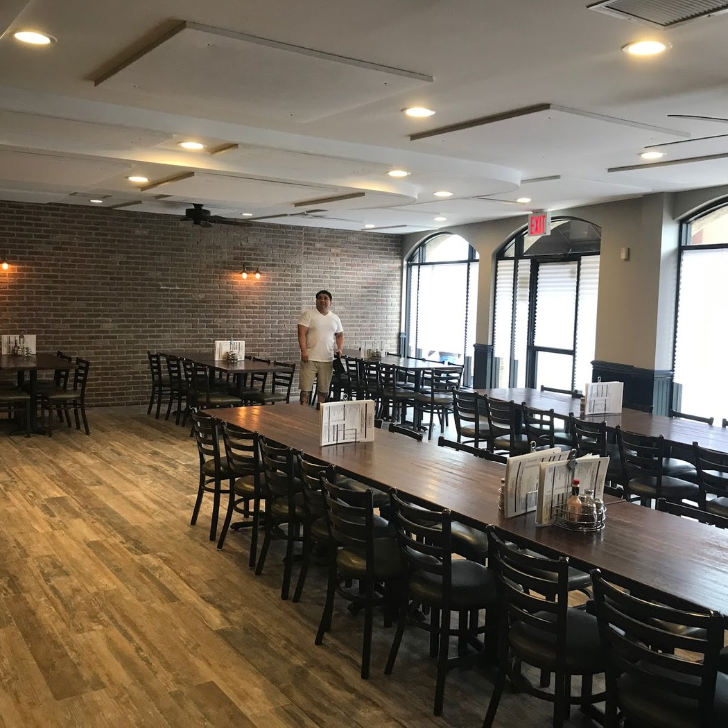 Denino’s Pizzeria & Tavern 4