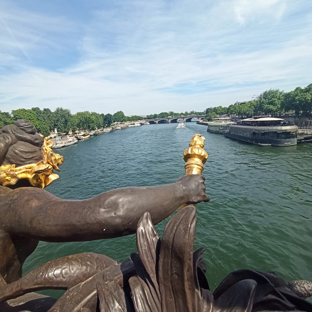 Dîner-croisière bistronomique sur la Seine 3