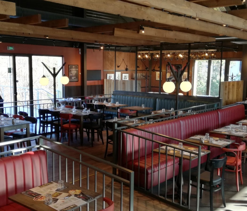 Happy Hour at Les 3 Brasseurs 2