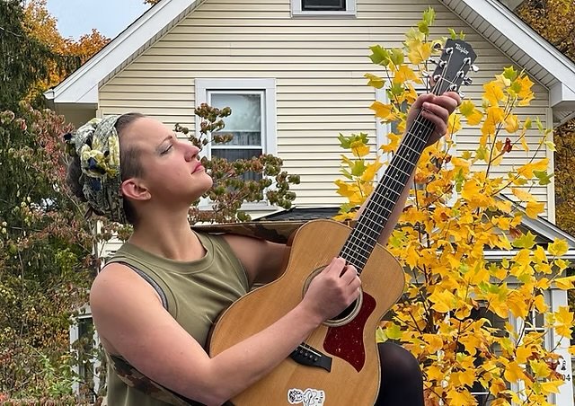 Happy Hour: Kat Steih & Friends 1