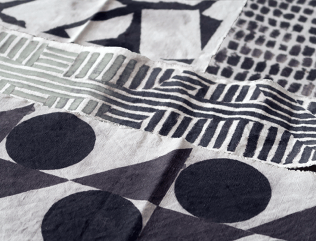 Teinture textile et motifs à l’argile