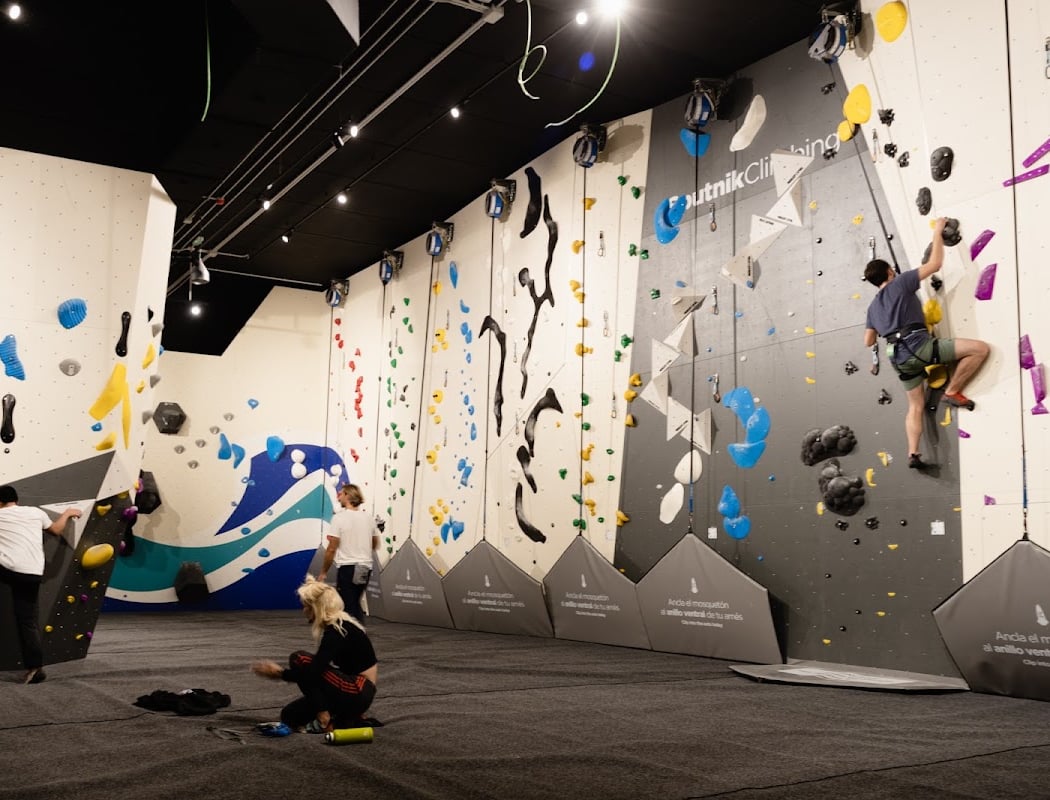 Sputnik Climbing Berango 2