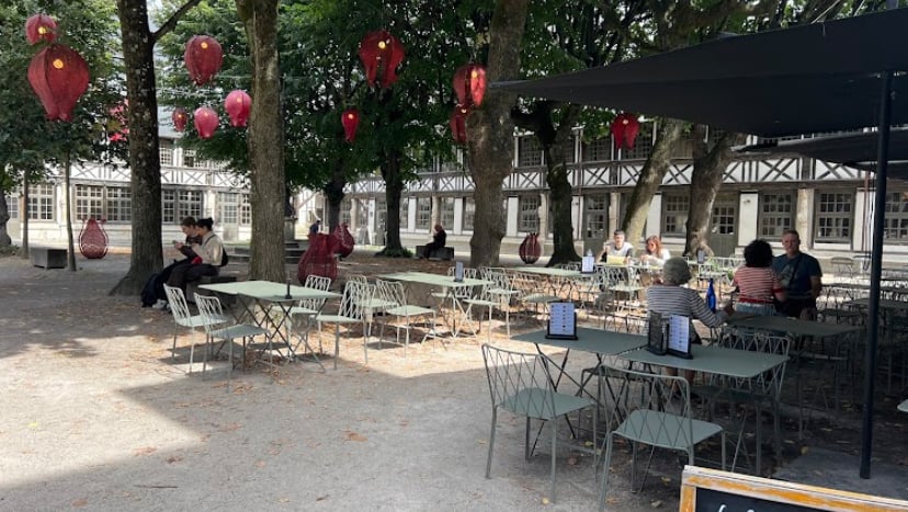 CAFÉ HAMLET 2