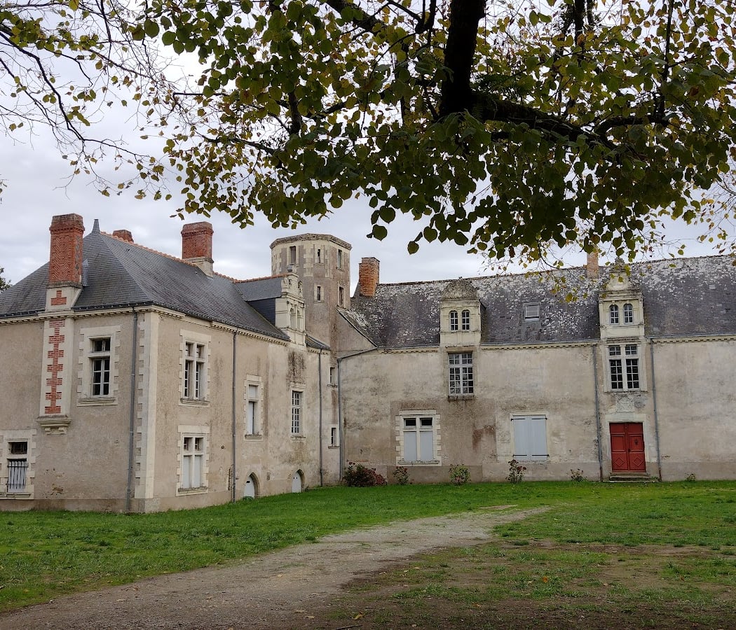 Château de l'Escurays 1