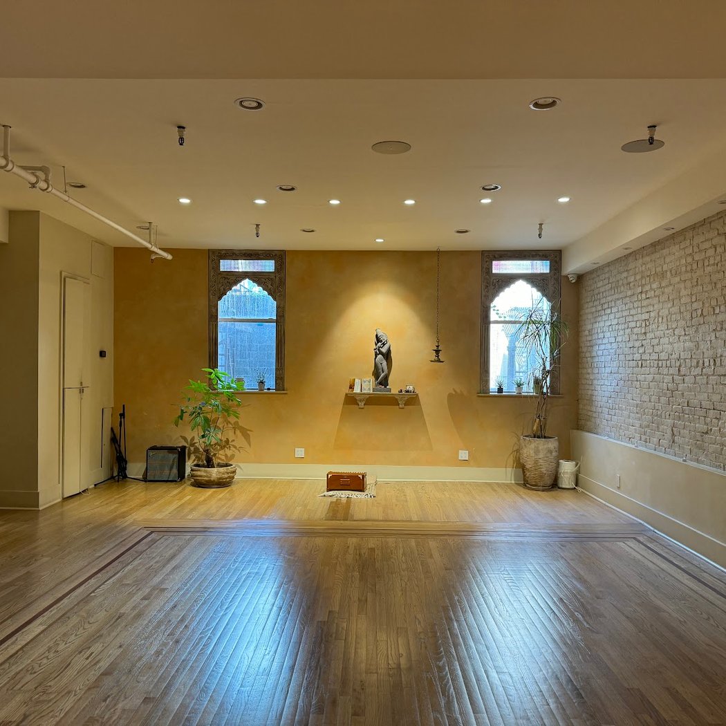 Bhakti Center Yoga 2