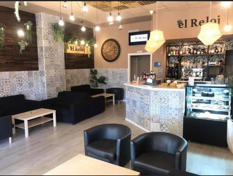 Cafetería El Reloj Café & Copas 2