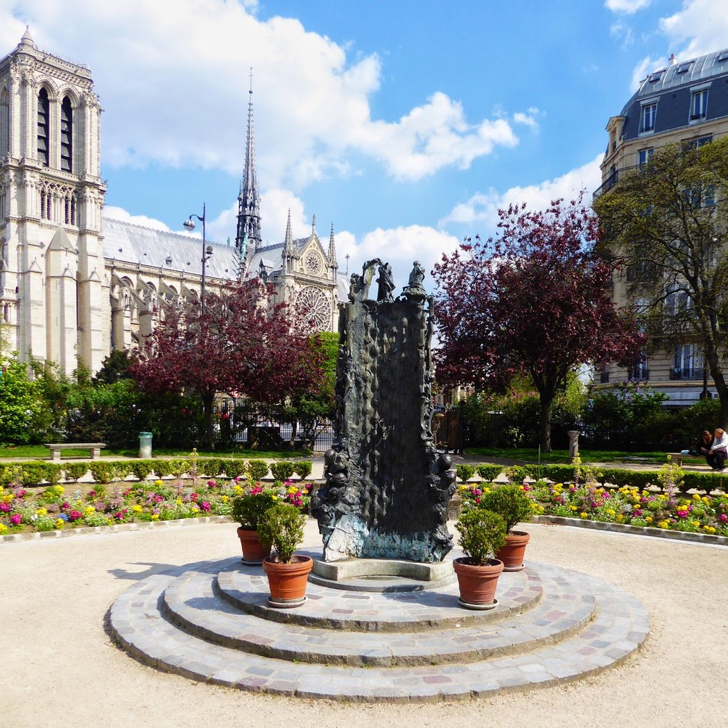 Square René Viviani 1