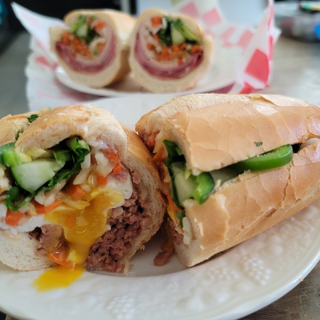 Banh Mi Ba Le 1