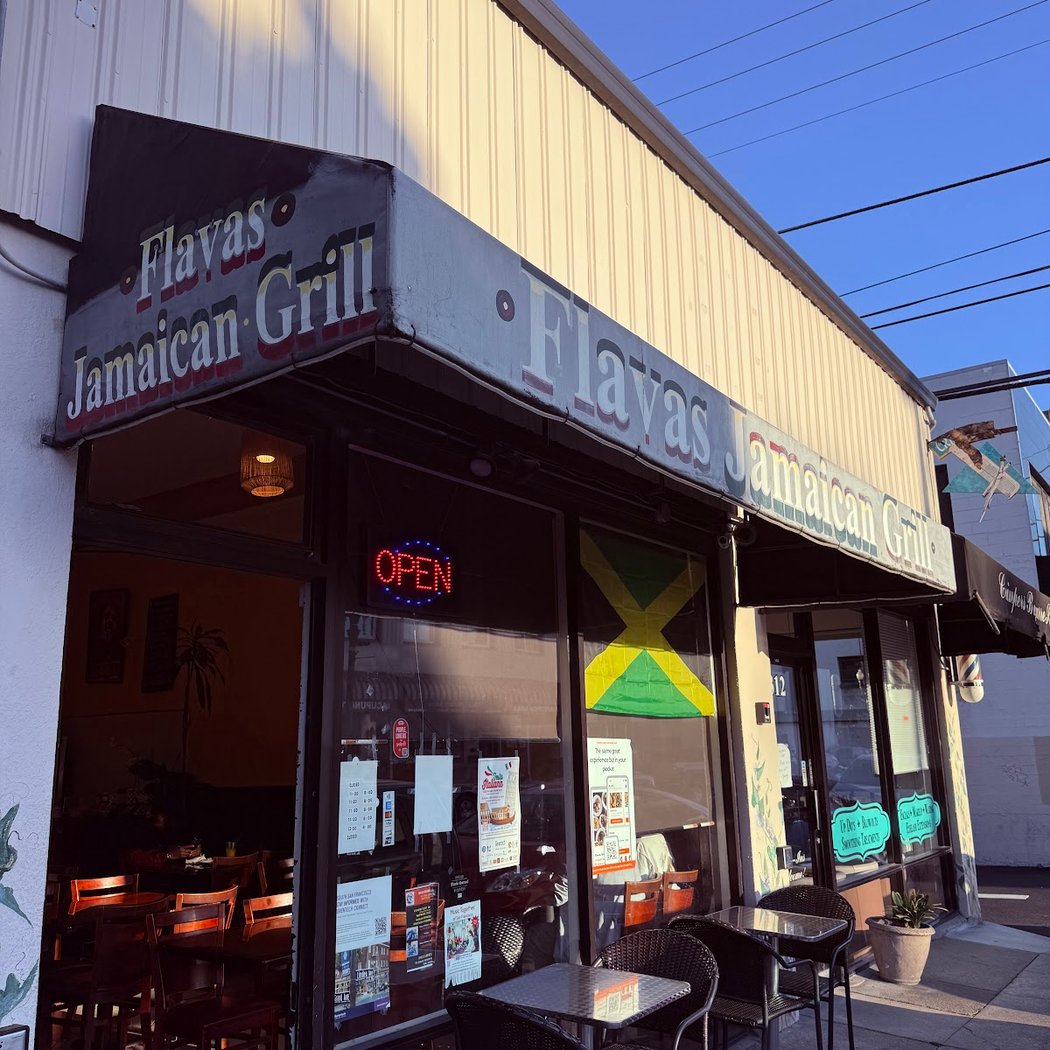Flavas Jamaican Grill 3